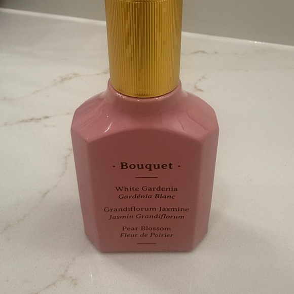 Gucci Pink Bouquet Perfume with Gold Cap - Picture 2 of 4